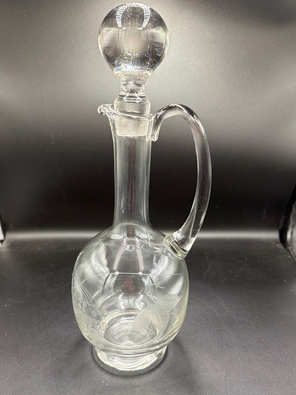 VTG Wine Decanter w/ Handle & Stopper Clear Glass Etched Grape Leaves 14” Tall